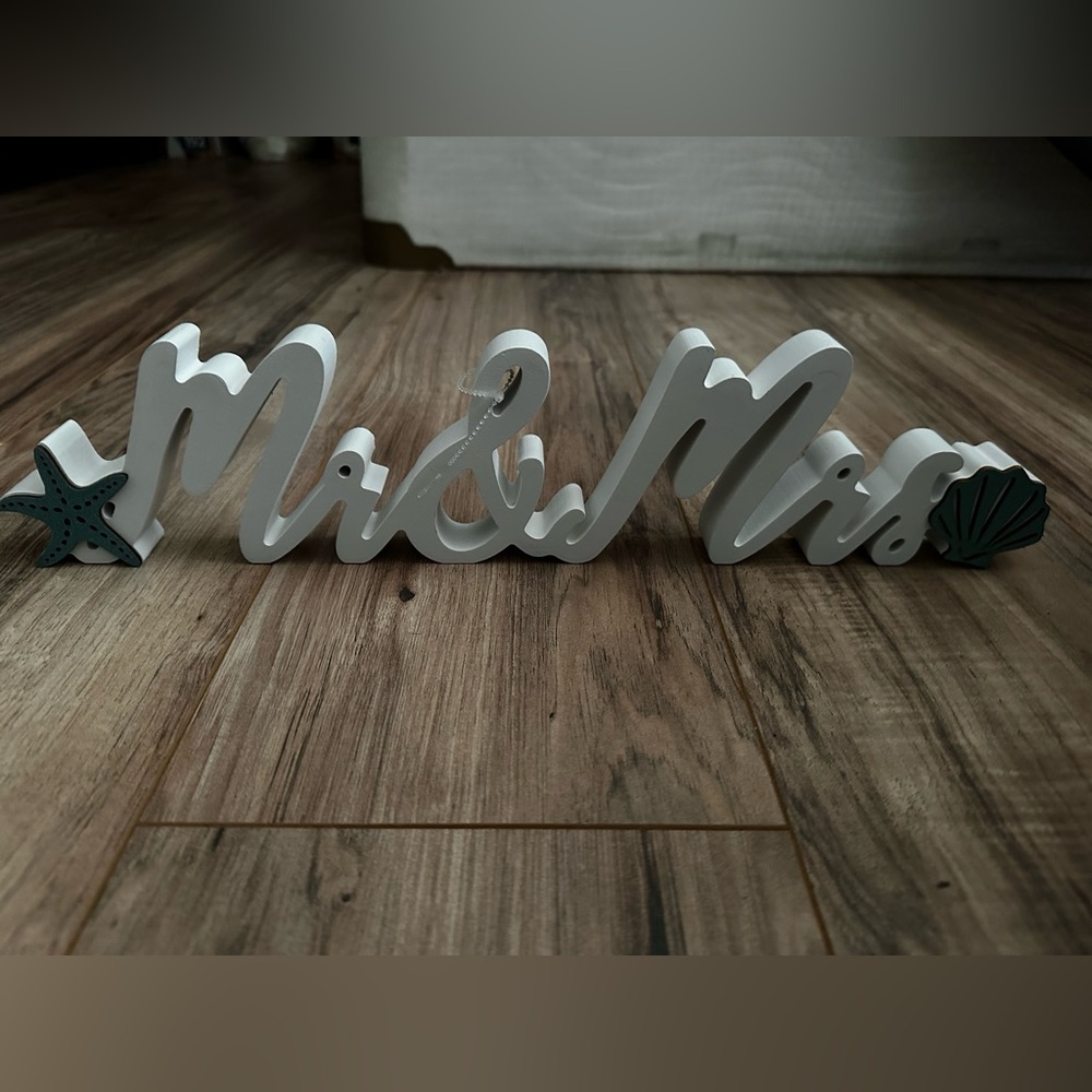 Mr and Mrs decorative sign letters